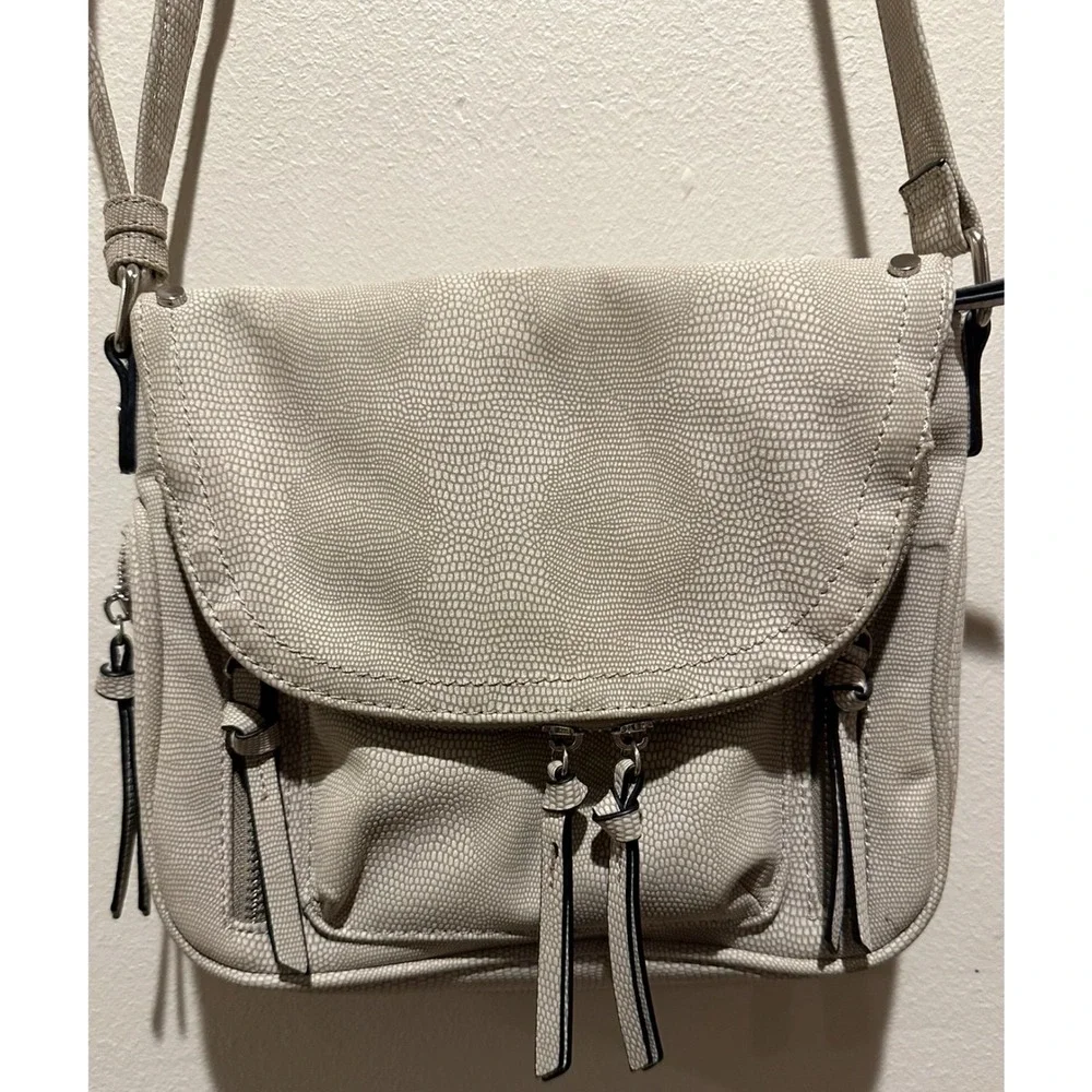 BUCKLE‎ Violet Ray Textured Crossbody Purse - Cream
